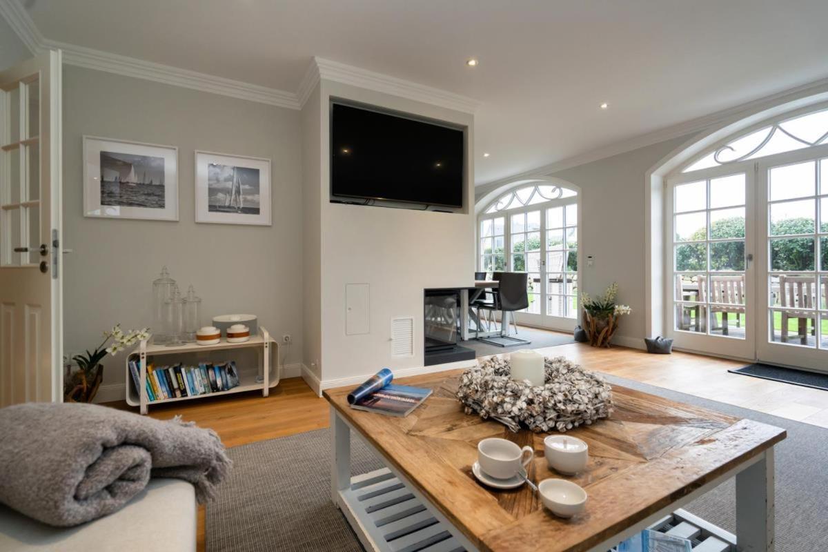 Ferienhaus Hengist Mit Eigener Sauna, 600 Meter Vom Weststrand, Wenningstedt, Sylt *